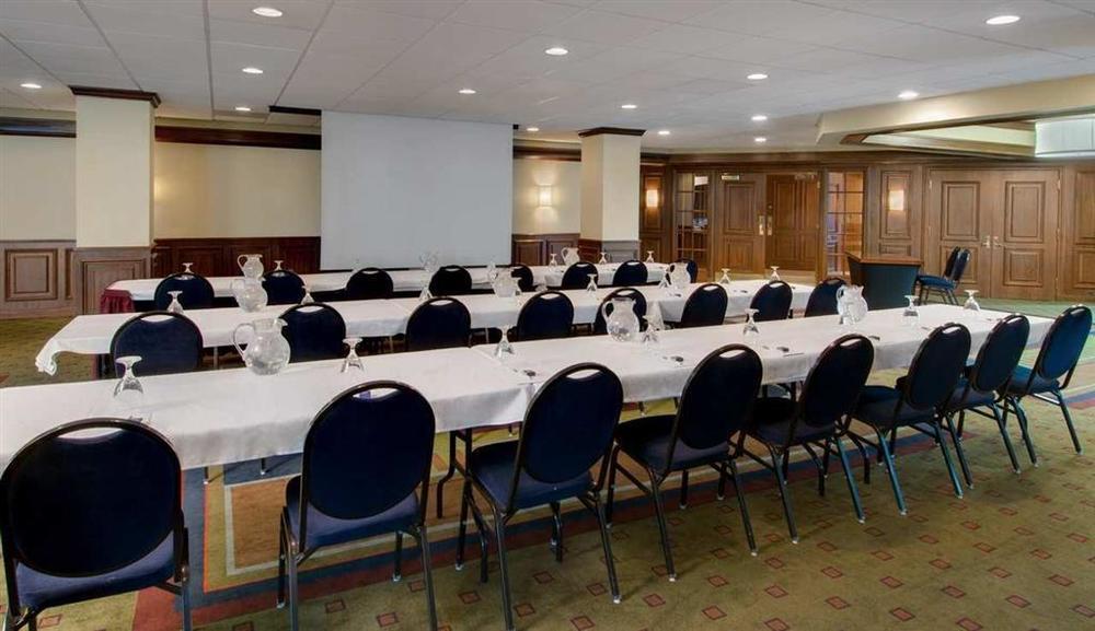 Hampton Inn & Suites Milwaukee Downtown Üzleti fotó