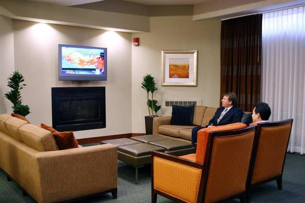 Hampton Inn & Suites Milwaukee Downtown Beltér fotó